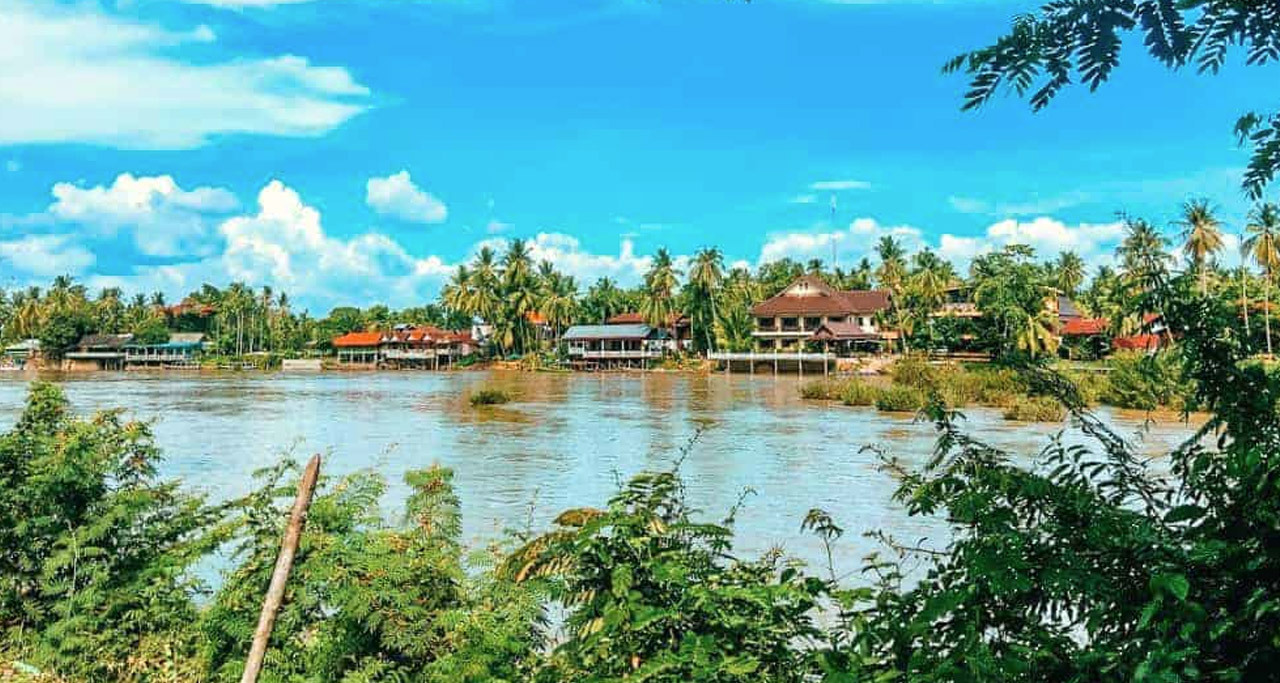 Explore Southern Laos from Don Daeng 5 Days